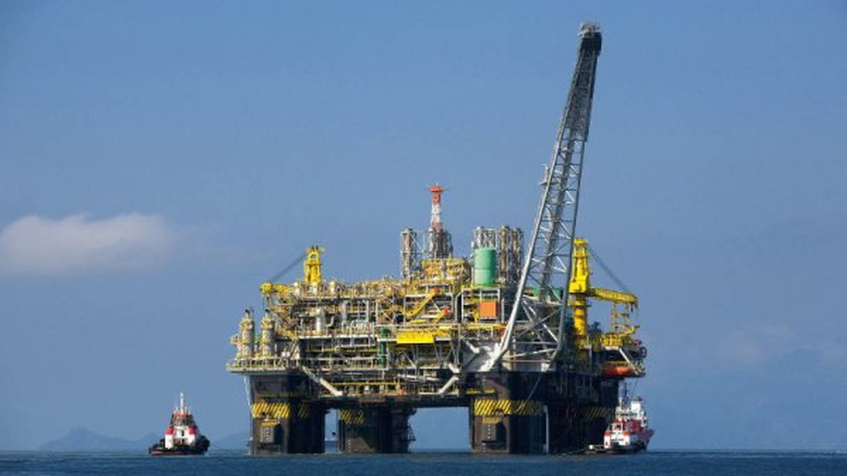 Une plateforme de pétrole offshore.
