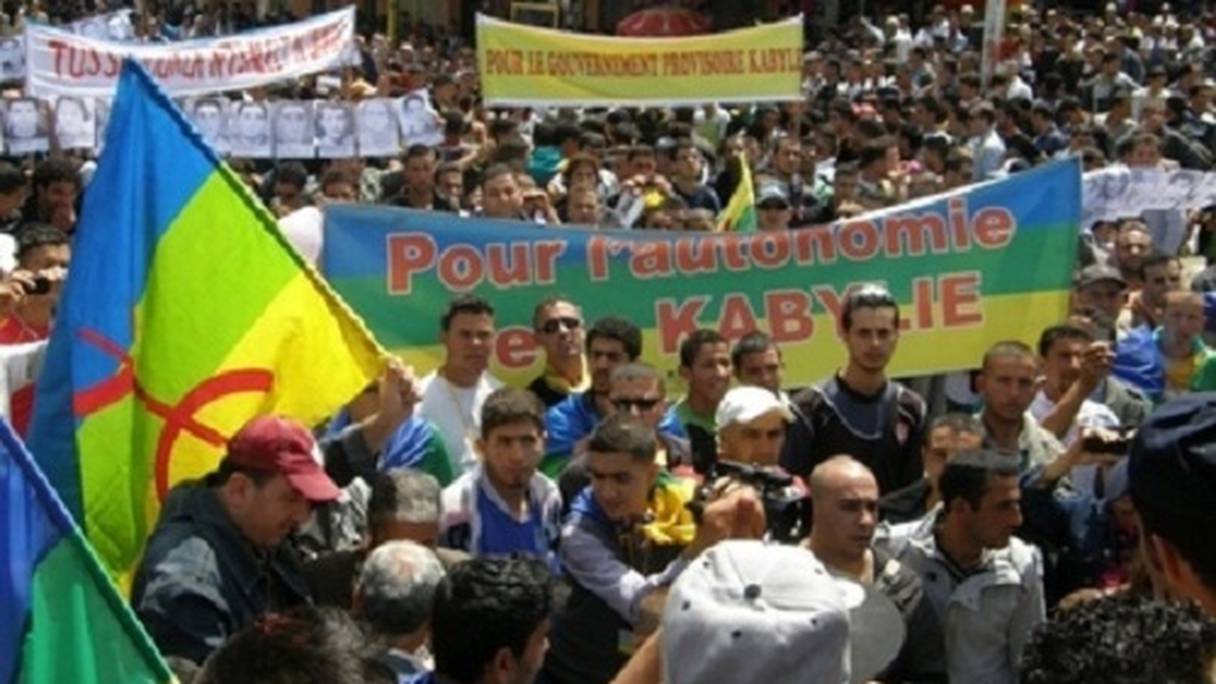Manifestation pour revendiquer l'autodétermination du peuple kabyle.
