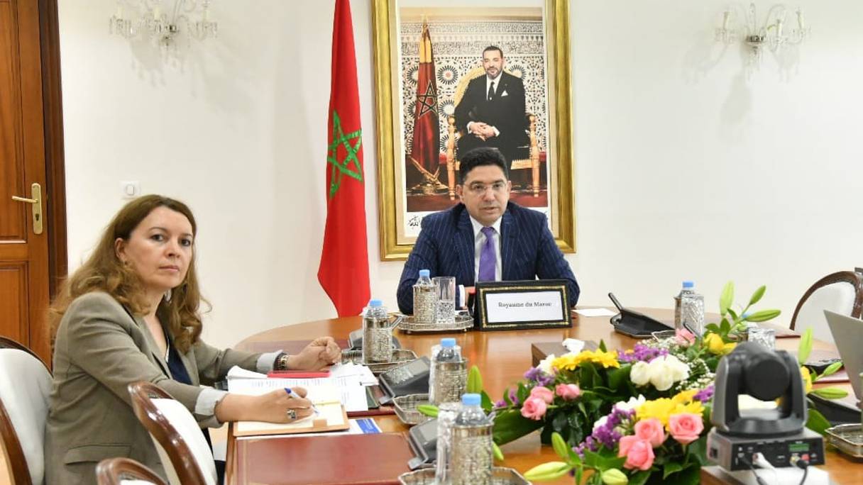 Nasser Bourita, ministre des Affaires économiques étrangères, participent par visioconférence à Rabat, à la 41e session extraordinaire de la conférence ministérielle de la francophonie, le 23 mai 2022.
