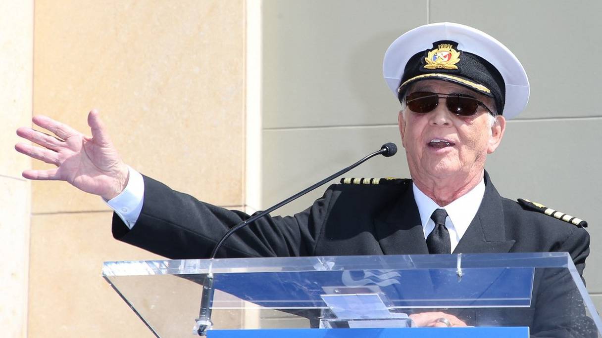 Gavin MacLeod (1931 - 2021) assiste à une cérémonie en l'honneur de "The Love Boat", avec une étoile d'honneur qui lui a été décernée au Hollywood Walk of Fame, le 10 mai 2018 à Hollywood, en Californie. 
