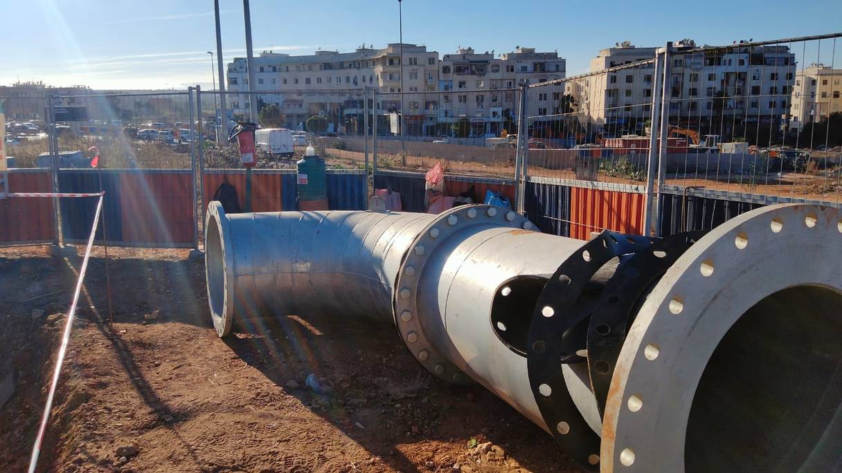 Travaux de basculement et de raccordement d'une canalisation structurante d'alimentation en eau potable sur le Boulevard Al Qods. 
