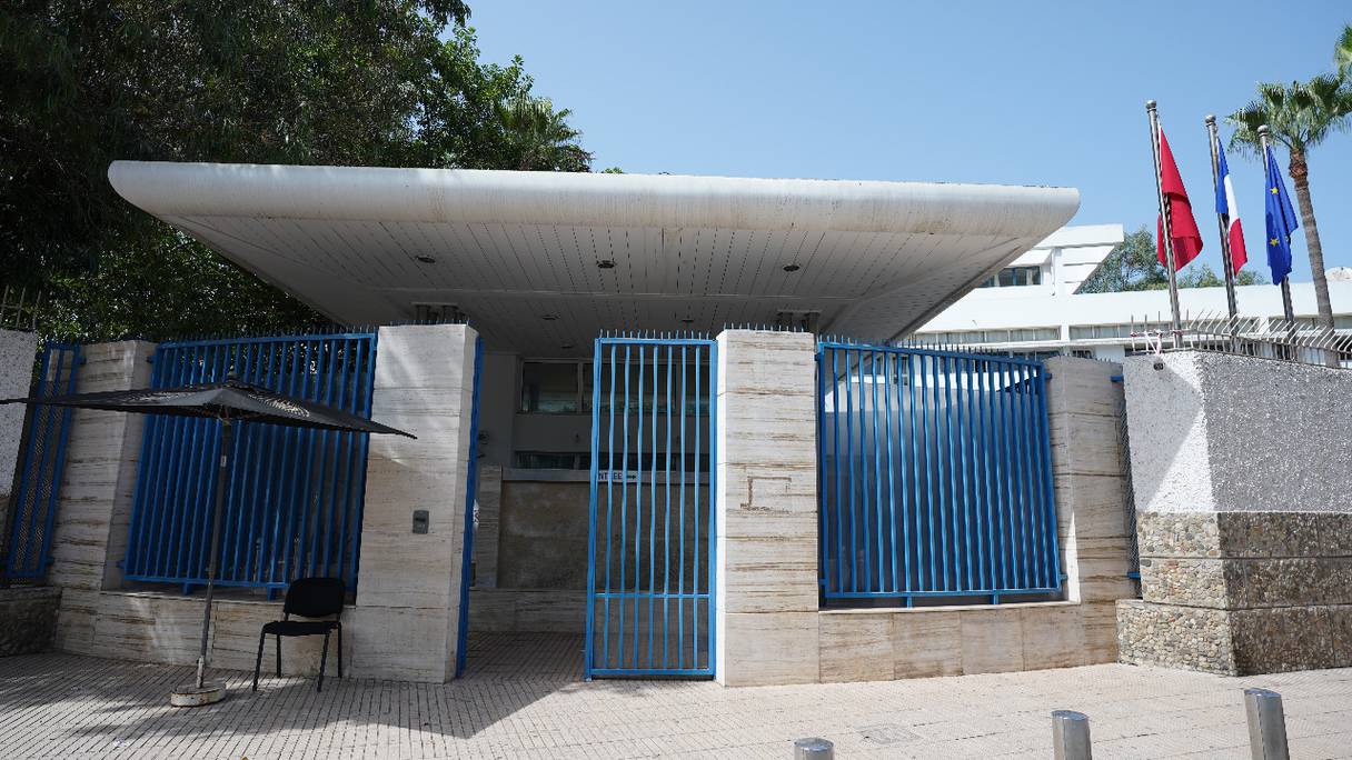 L'entrée principale, dite «porte H», du lycée Lyautey de Casablanca, boulevard Ziraoui. 
