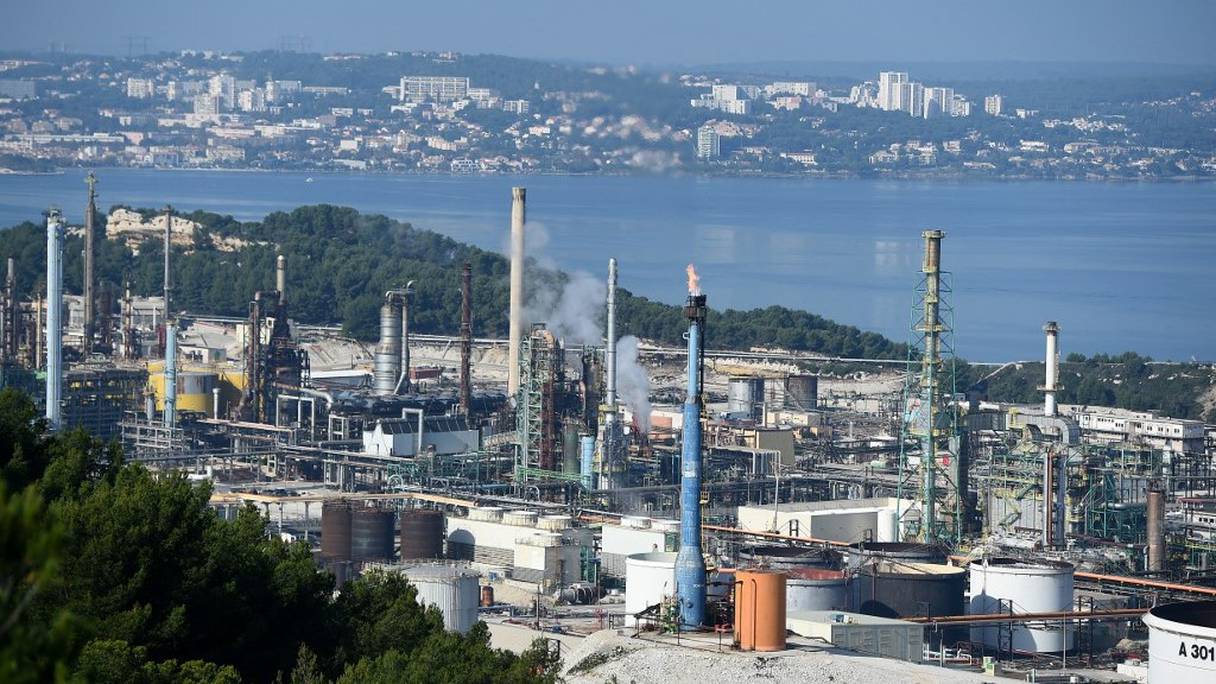 La Total BioRefinery de La Mède, près de Marseille (Martigues en arrière-plan), le 29 octobre 2019. 
