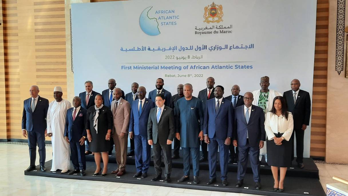 Photo de famille des ministres des Etats africains atlantiques, mercredi 8 juin 2022 à Rabat.
