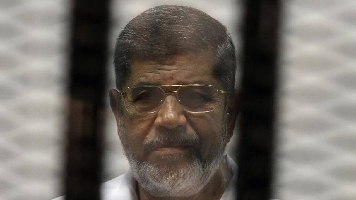 Mohamed Morsi lors de son procès.
