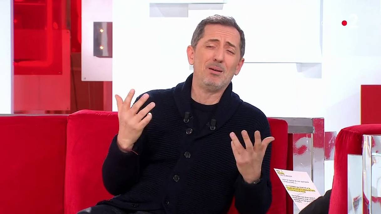 Gad Elmaleh, sur le plateau de l'émission française «Vivement Dimanche», le 30 janvier 2022.
