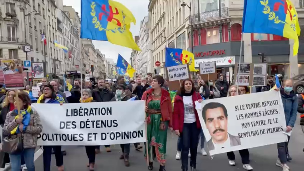 Marche, dimanche 12 mars 2023 à Paris, du Mouvement pour l'autodétermination de la Kabylie.
