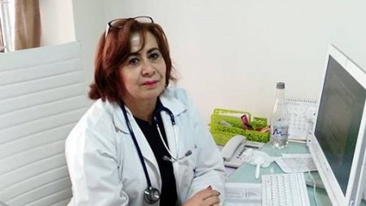La Dr Samira Nadia Amar est médecin. Les dispositions du serment d'Hippocrate qui définissent l'exercice de sa profession requièrent qu'elle obtienne le consentement éclairé de ses patients ou de leurs proches, avant toute intervention médicale.
