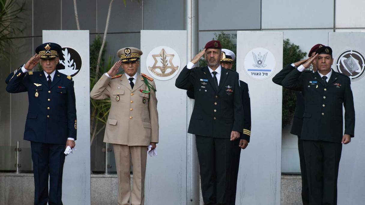 Le Général El Farouk Belkhir s'est entretenu avec le Chef d’Etat-Major Général des Forces de Défense Israéliennes, le 13 septembre 2022.
