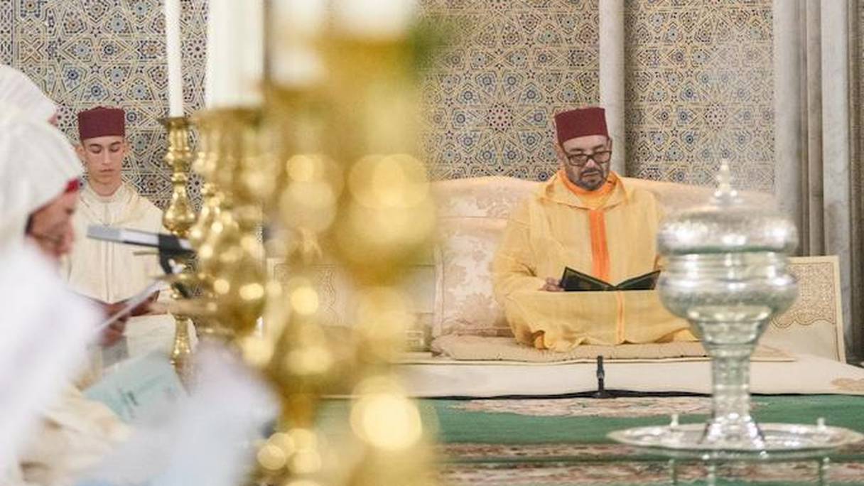 Le roi Mohammed VI préside une veillée religieuse en commémoration de l'Aïd al-Mawlid Annabaoui Acharif, samedi 8 octobre 2022.

