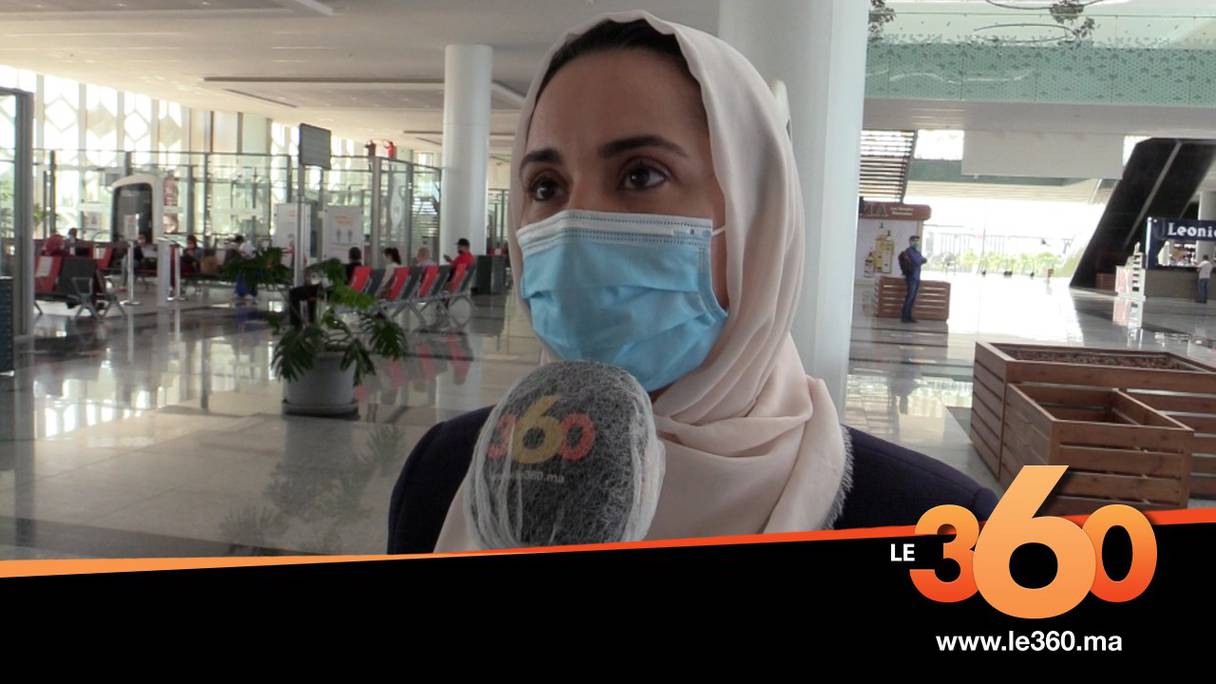 Nassera El Bechari, chef de service, en charge des voyageurs à l'ONCF. 
