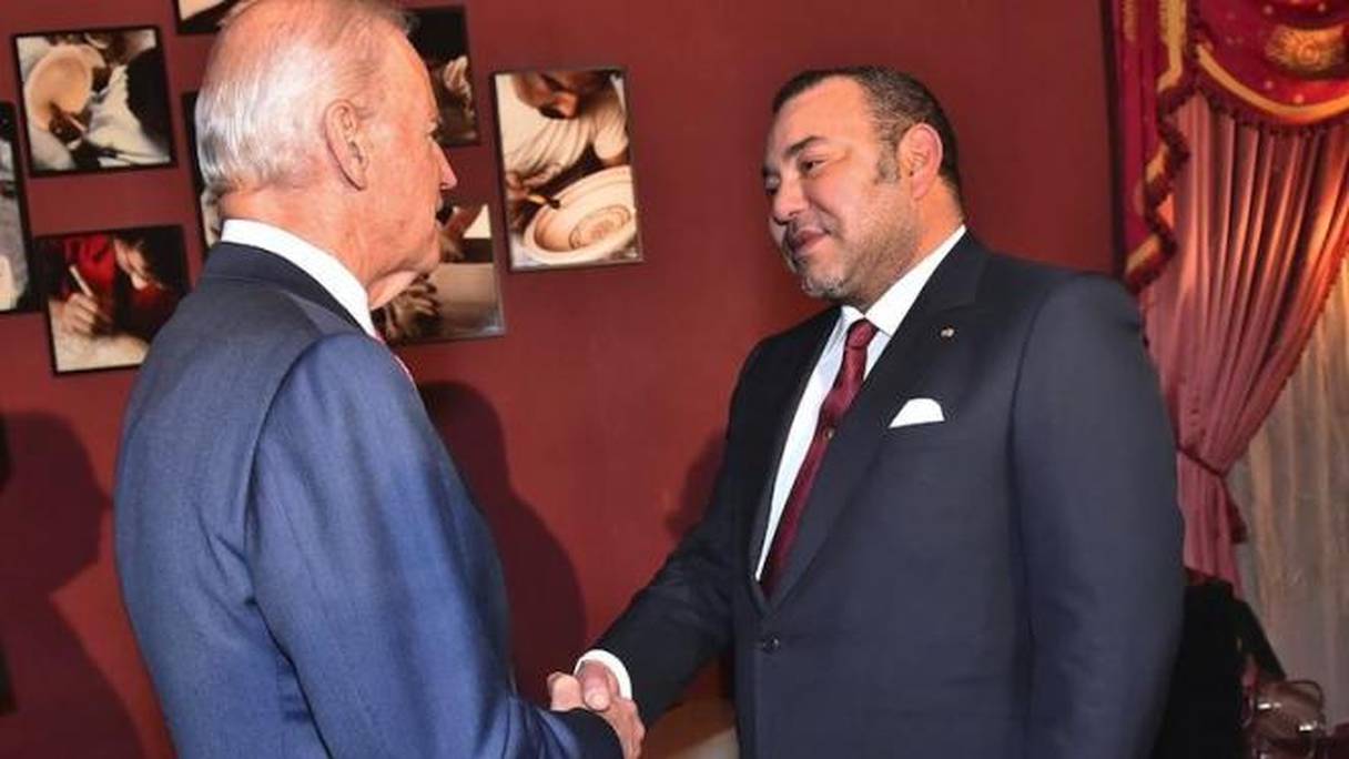 Le roi Mohammed VI reçoit Joe Biden, alors vice-président des Etats-Unis, au palais royal de Fès, en 2014.
