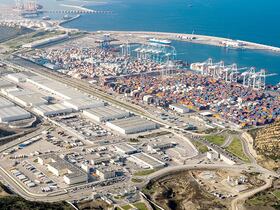 Vue aérienne du port Tanger Med.