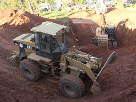 Les opérations d'excavation mises en place pour sortir le petit Rayan, 5 ans, tombé dans un puits de 32 mètres, dans les environs de Bab Berred, dans la commune de Tamrout près de Chefchaouen, le premier février 2022.