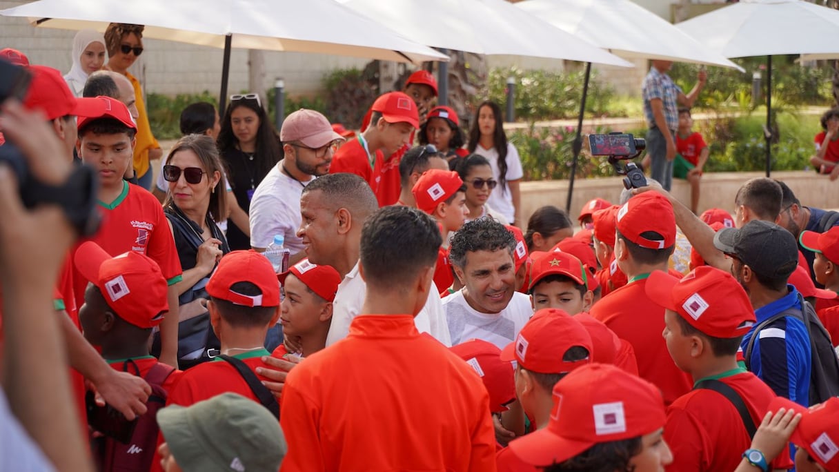 Rencontre entre icones du foot national et enfants MRE.