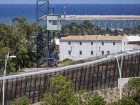 Le 25 juin 2022, la barrière frontalière séparant Nador de Melilia.