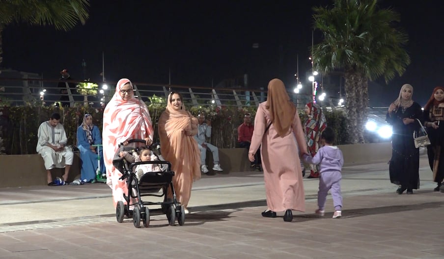 اكتشفوا الأجواء الليلية الرمضانية لمدينة العيون