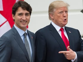 Le président américain Donald Trump accueille le premier ministre canadien Justin Trudeau à la Maison Blanche à Washington, DC, le 11 octobre 2017