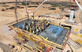 أكثر من 600 عامل وتقني ومهندس يواصلون جهودهم لتشييد أطول جسر بالمغرب