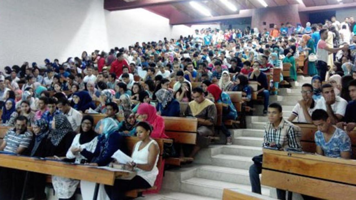 Amphithéâtre universitaire.