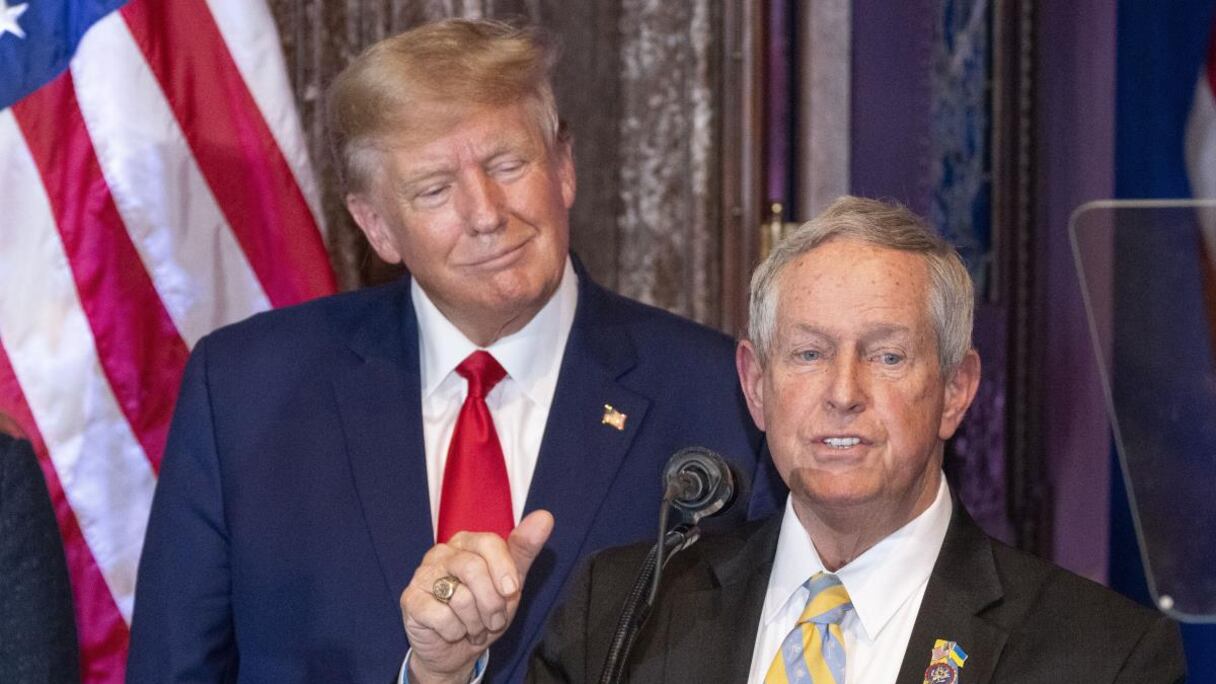Le congressman Joe Wilson avec le président américain Donald Trump.