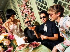Campagne pour la nouvelle collaboration entre la marque Casablanca et Ladurée avec Asako Sato, Charaf Tajer, Farida Khelfa et Noah Hanes.