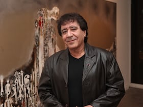 Houssein Miloudi lors de son exposition "Nostalgie", à l'Atelier 21.