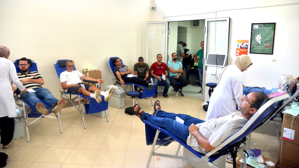 Des centaines de marocains ont répondu spontanément à l'appel au Don de sang à Casablanca