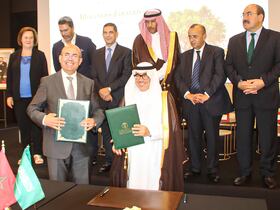 Khaled bin Abdullah Al-Abdulkader, directeur du Centre National pour le Développement de la Végétation et la Lutte contre la Désertification, et Abderrahim Houmy, directeur général de l'Agence nationale des eaux et forêts.