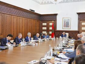 Lors de la 7ème réunion de la Commission interministérielle chargée du déploiement du programme d’urgence de réhabilitation et d’aide à la reconstruction des logements détruits par le séisme, mardi 21 novembre 2023 à Rabat.