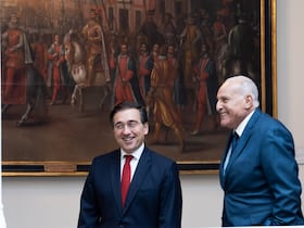 A droite, le ministre des Affaires étrangères algérien Ahmed Attaf à Madrid dans le cadre des négociations sur le Sahara. Ici avec son homologue espagnol José Manuel Albares.
