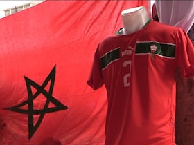 Le commerce des maillots et produits dérivés pour les supporters des Lions de l’Atlas bat son plein depuis la qualication de l'équipe nationale pour les quarts de finale de la coupe du monde.