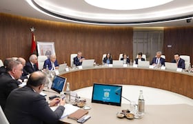 Lors de la première réunion de la commission ministérielle chargée de suivre les répercussions des tensions géopolitiques au Moyen-Orient sur l’économie nationale, le 30 mars 2026 à Rabat.