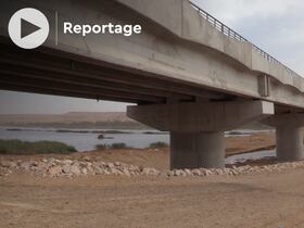 D’une longueur de 600 mètres et d’une largeur de 14 mètres, le pont de l'oued Sakia El Hamra permettra d'éviter les coupures de routes suite à des inondations.