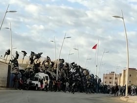 Assaut de migrants clandestins sur la clôture de Melilia, le 24 juin 2022.