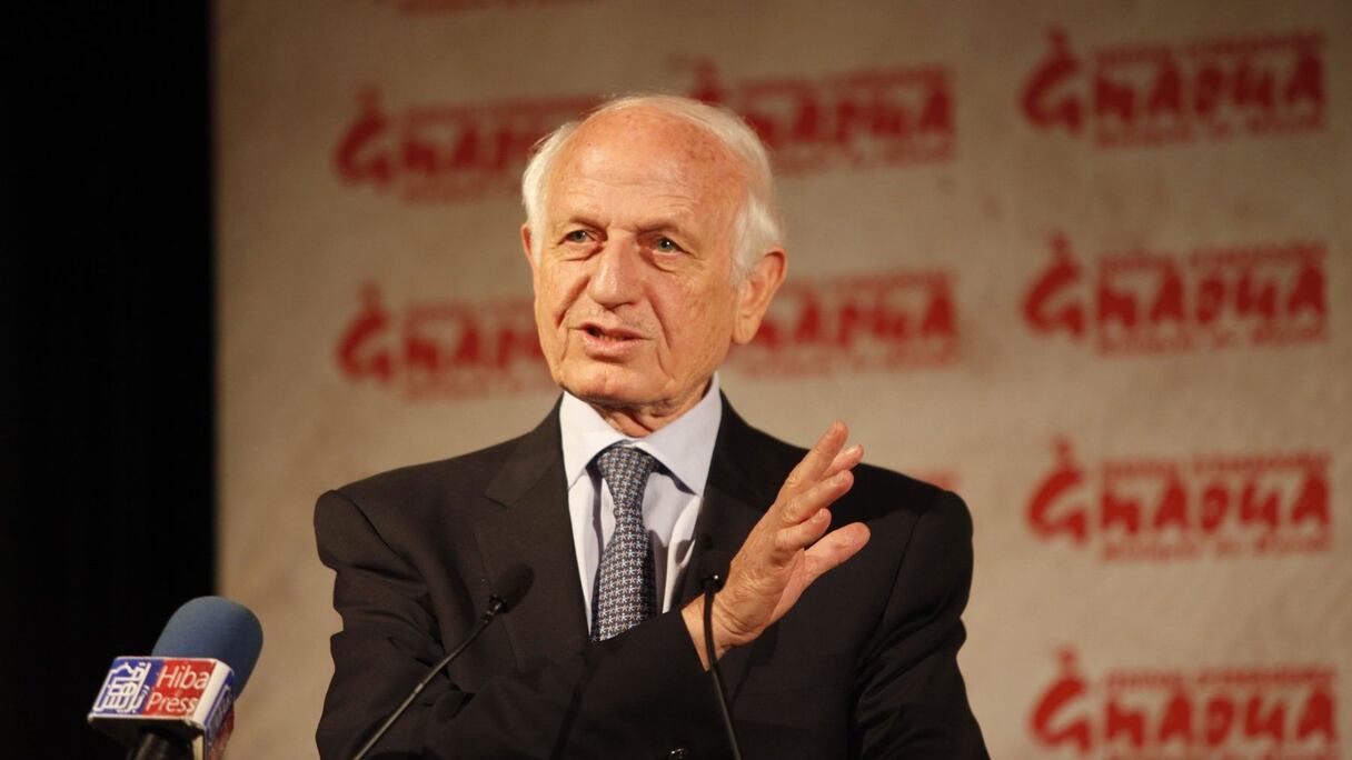 "La renaissance d'Essaouira doit beaucoup à nos Maâlems", a déclaré André Azoulay avant d'ajouter en arabe, avec un sourire plein d'émotion: "Leur baraka est avec nous".