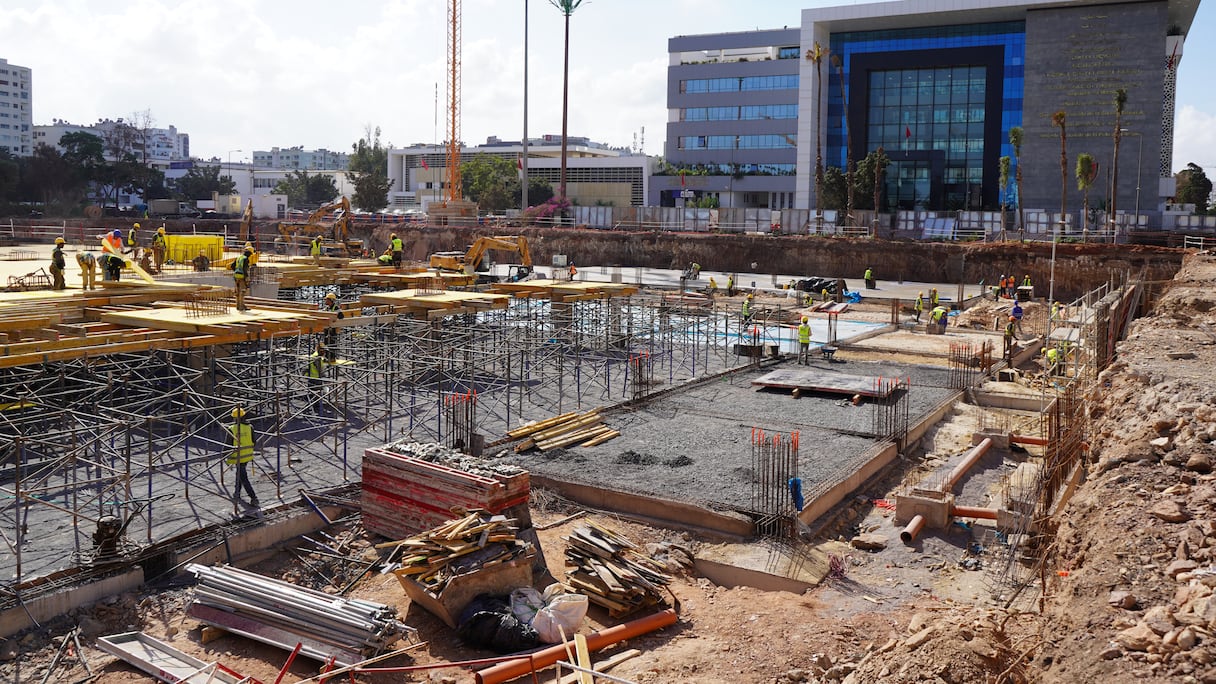 مشاهد حصرية لأشغال إنجاز 4 مرائب سيارات جديدة بالدار البيضاء