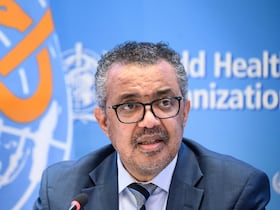 Le directeur général de l'Organisation mondiale de la santé (OMS), Tedros Adhanom Ghebreyesus, s'exprime lors d'une conférence de presse le 20 décembre 2021 au siège de l'OMS à Genève.