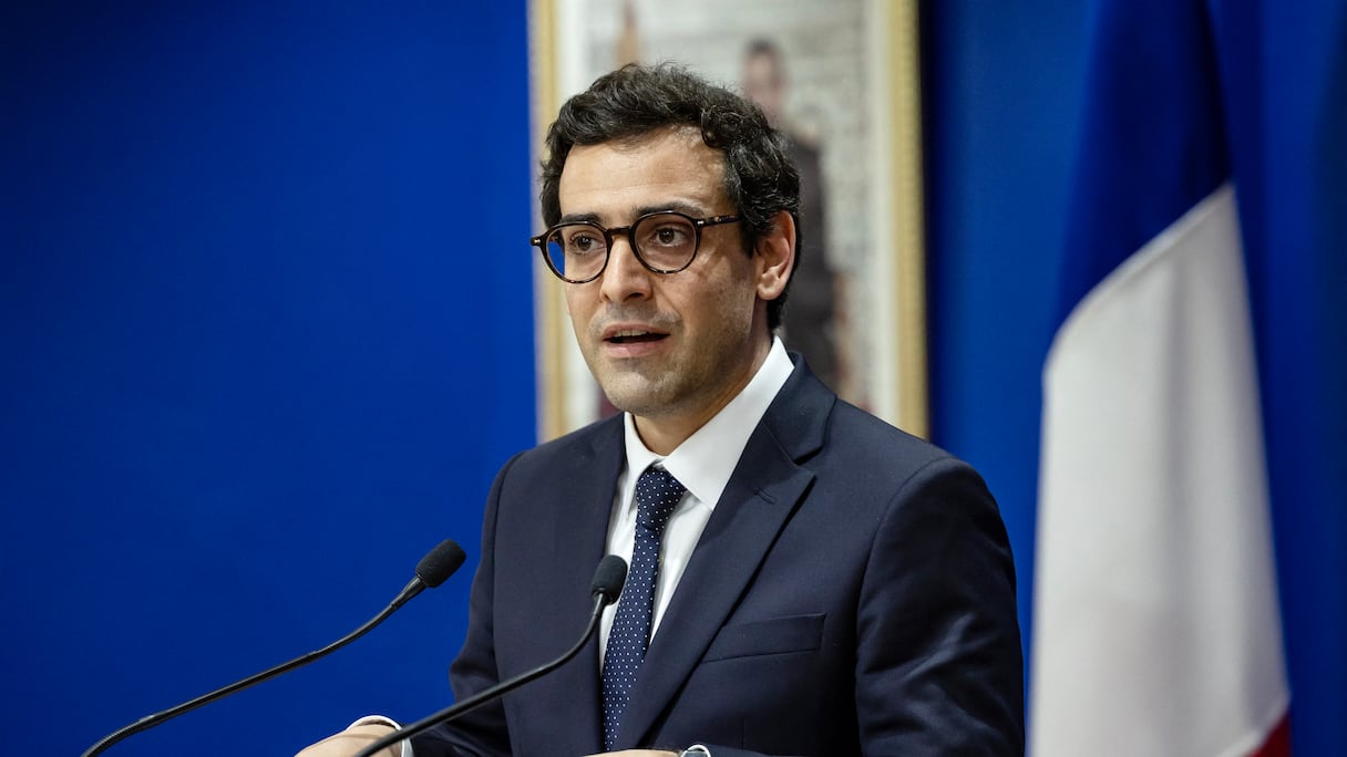 Le ministre français de l'Europe et des Affaires étrangères de France, Stéphane Séjourné, lundi 26 février à Rabat, au Maroc.