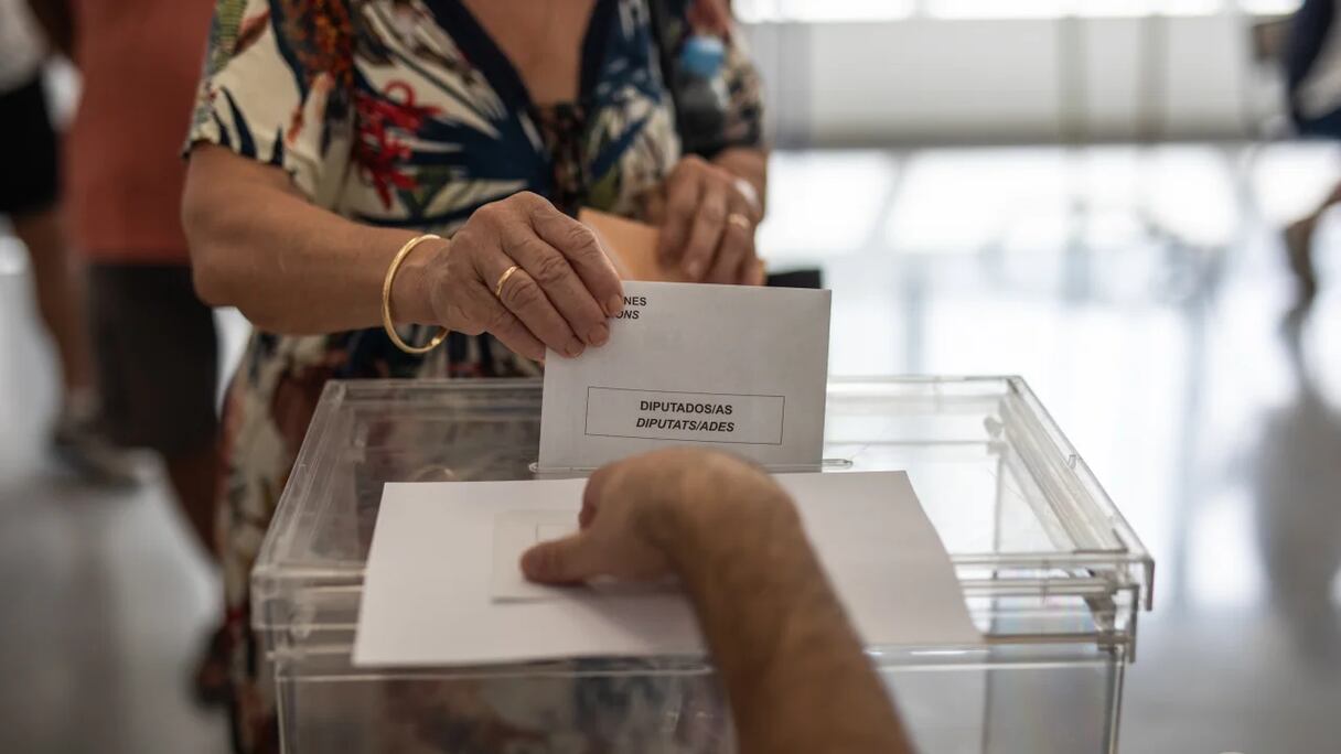 Lors du vote pour les élections législatives en Espagne, dimanche 23 juillet 2023.