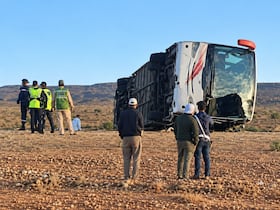 L'autocar reversé près de Tagounite, dans la province de Zagora.