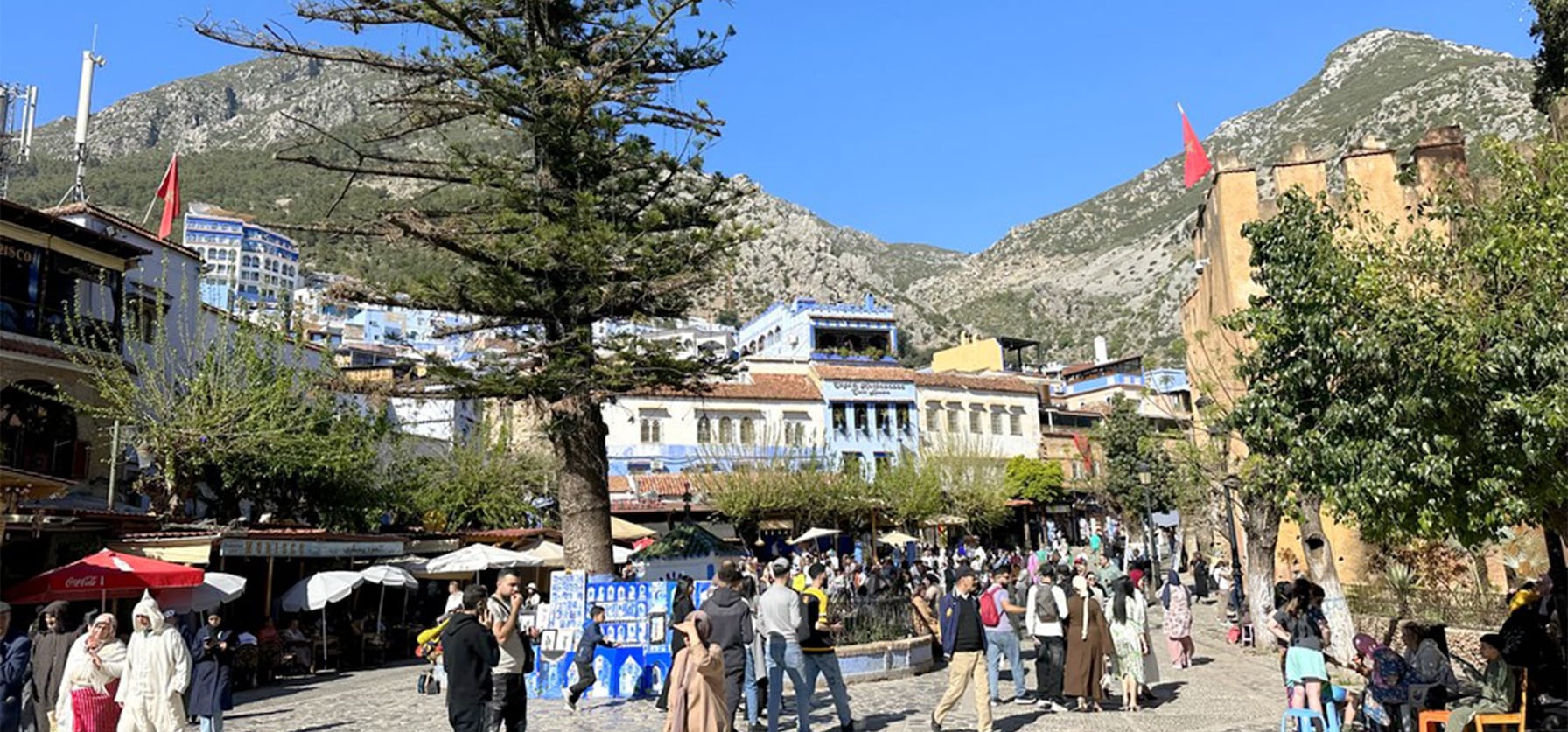 بين شلالات «رأس الماء» وهدوء المدينة الزرقاء.. ما الذي يبحث عنه السياح الأجانب في شفشاون؟