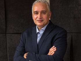 Le Dr Tayeb Hamdi, médecin et chercheur en systèmes et politiques de santé.