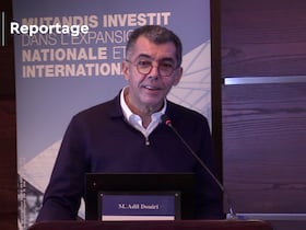 Adil Douiri, fondateur et directeur général de Mutandis, explique les objectifs de l'OPV d'actions de 300 millions de dirhams, lors d'une conférence de presse au siège de la Bourse de Casablanca, lundi 24 janvier 2022.