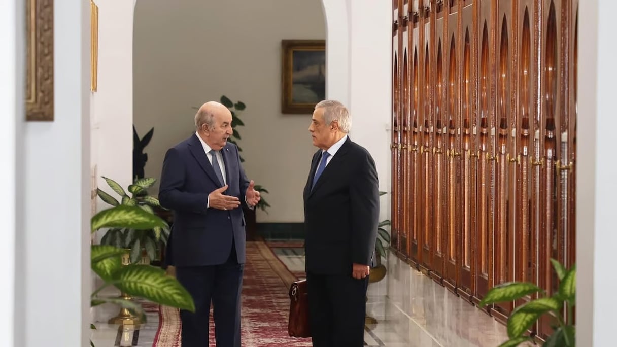 Le président algérien Abdelmadjid Tebboune et son ancien Premier ministre Nadir Larbaoui.
