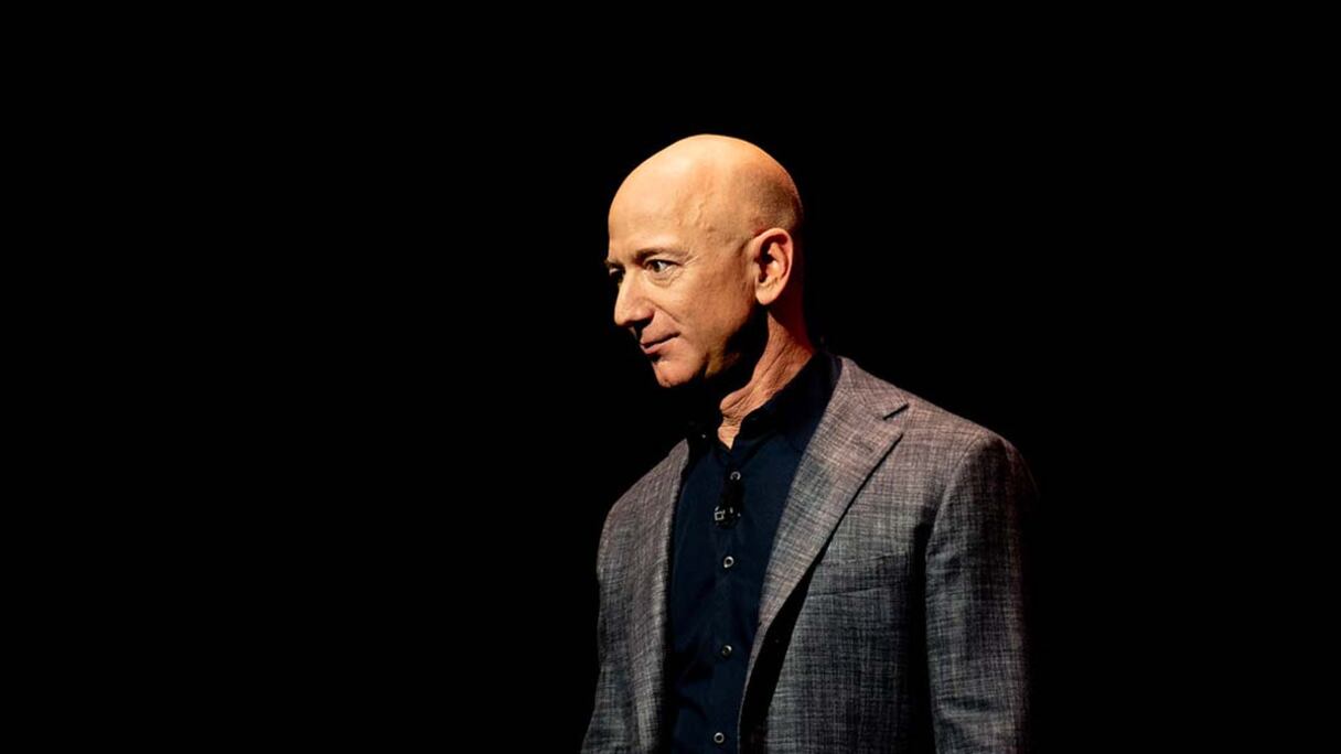 En 3ème position, Jeff Bezos, grâce à une augmentation des actions Amazon de 79% qui ont enrichi le milliardaire de 65 milliards de dollars.