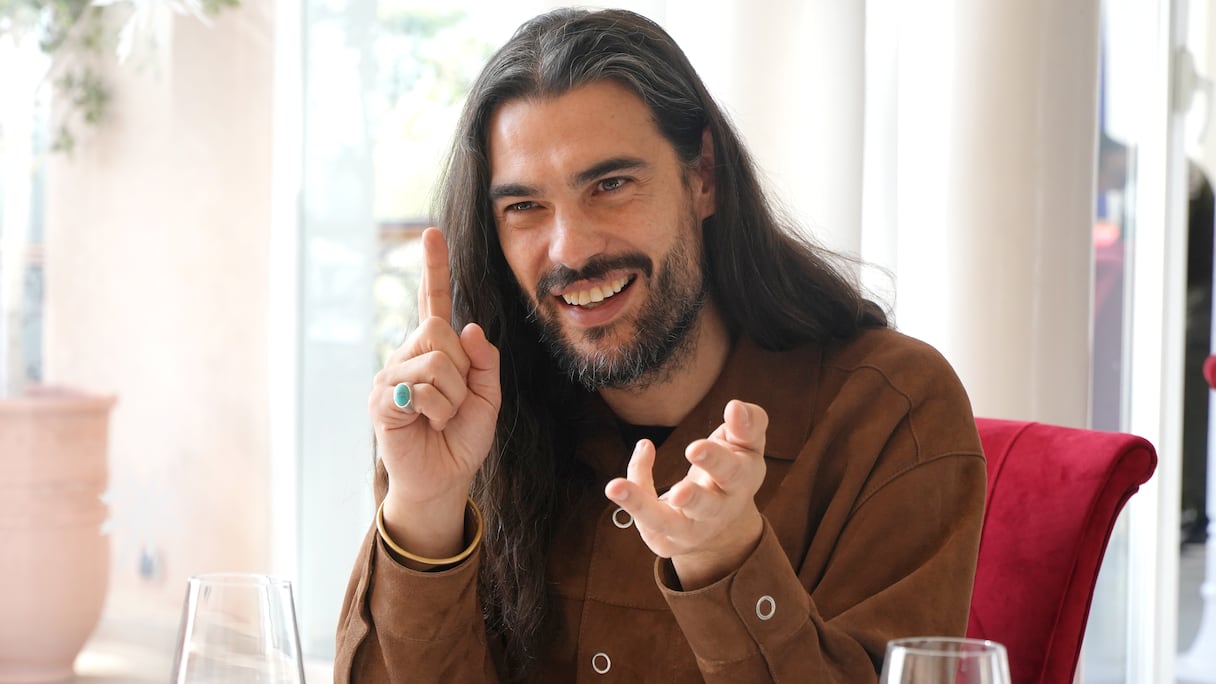 Le Sahara marocain, un personnage à part entière dans «Sirāt» d’Oliver Laxe