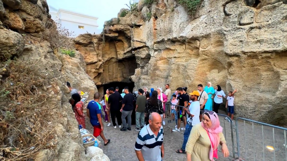 طوابير من السياح لزيارة مغارة هرقل ومحيطها بطنجة