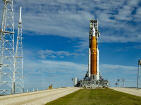 La fusée lunaire sans pilote Artemis I, sur sa rampe de lancement 39B, au Kennedy Space Center de la Nasa, à Cap Canaveral, en Floride, le 13 novembre 2022.