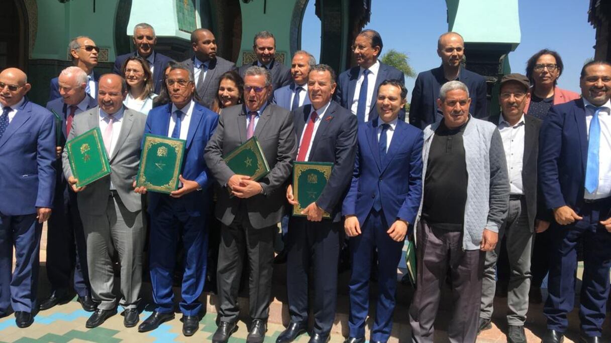 Signature d'un accord relatif au dialogue social entre le gouvernement et les partenaires sociaux, le 30 avril 2022 à Rabat.
